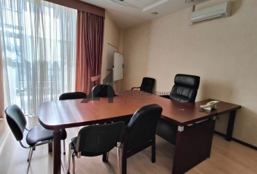 Офис с мебелью в центре