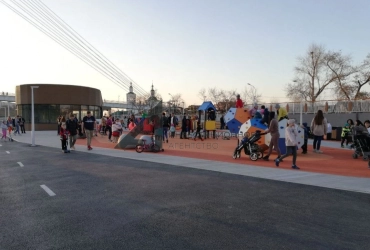 Продажа земельного участка под бизнес на левой стороне набережной реки