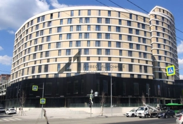 Центр, витражи, трафик, 1-я линия