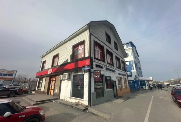 Здание на первой линии